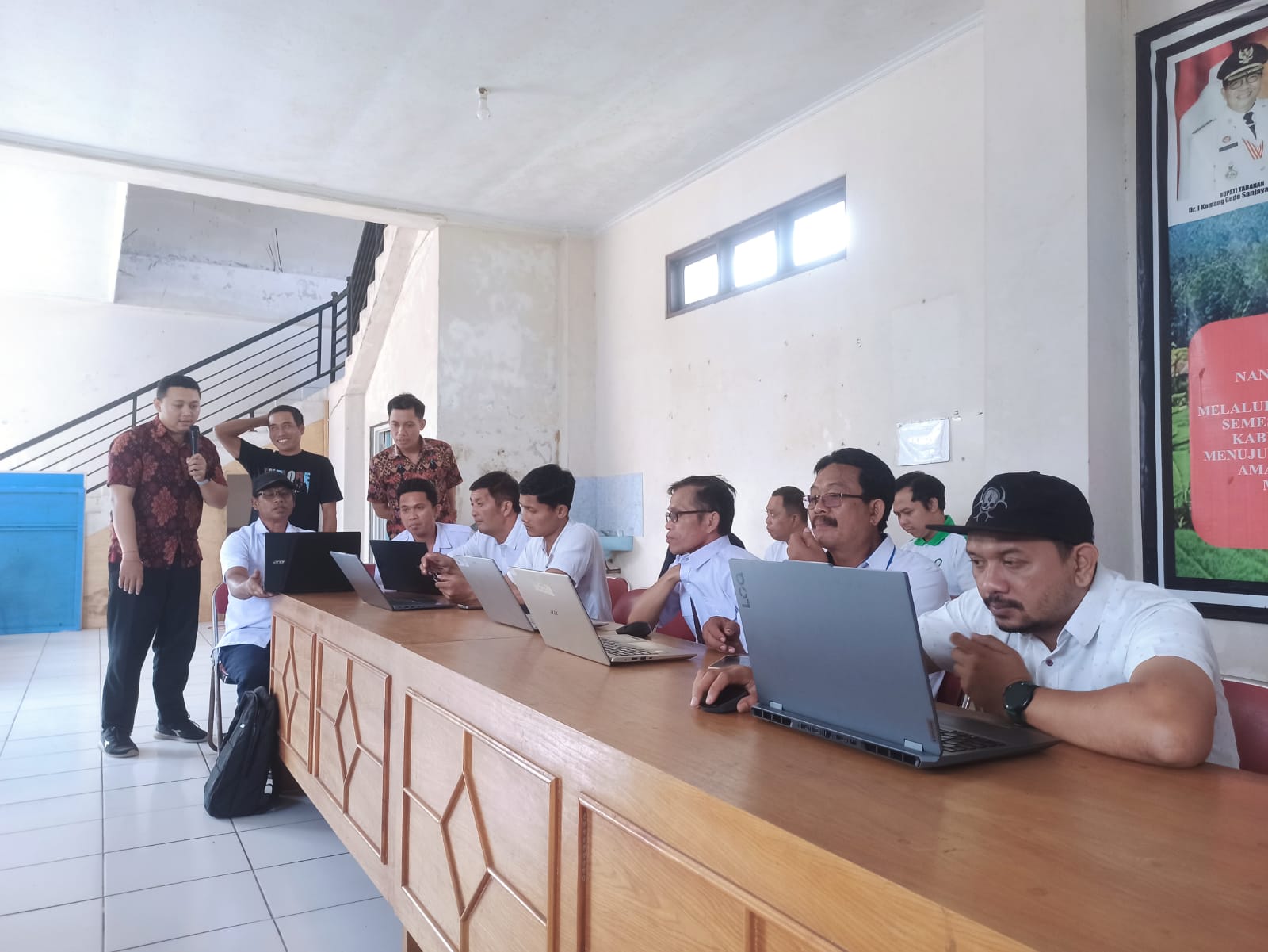 Kegiatan monitoring dan evaluasi (monev) penerapan aplikasi OpenSID yang dilaksanakan oleh Dinas Komunikasi dan Informatika Kabupaten Tabanan