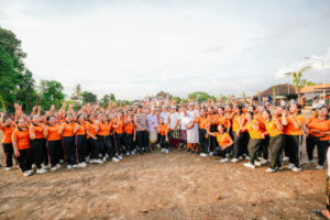 Bupati Badung I Wayan Adi Arnawa meresmikan Lapangan dan Taman Desa Adat Ida I Gusti Ngurah Gde Abian di Desa Adat Angantaka, Kecamatan Abiansemal, Selasa (3/3).